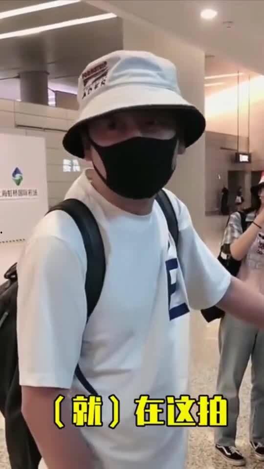 吃瓜路人喝醉了,吃瓜路人的狂欢瞬间