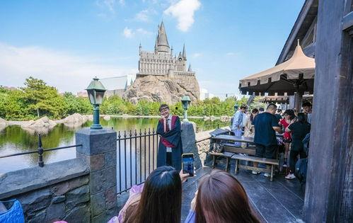 北京环球影城吃瓜,北京环球影城成为吃瓜群众新聚集地